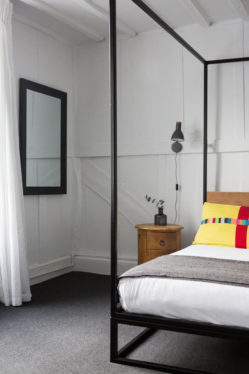 Whitehouse Rye Bed & Breakfast Ngoại thất bức ảnh A wall light